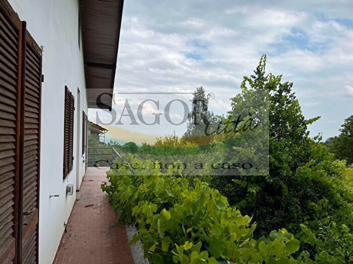 Casa quadrilocale in vendita in Via Cristoforo Colombo, San Pietro Val Lemina