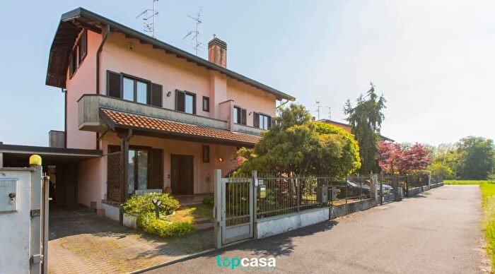 Casa bilocale in vendita in Via Aniene Marnate Varese Lombardia Italia, Marnate