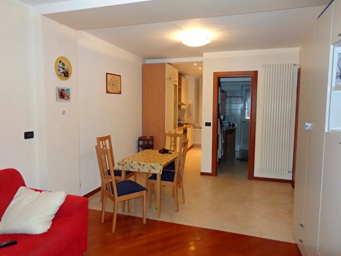 Appartamento quadrilocale in affitto in Genova