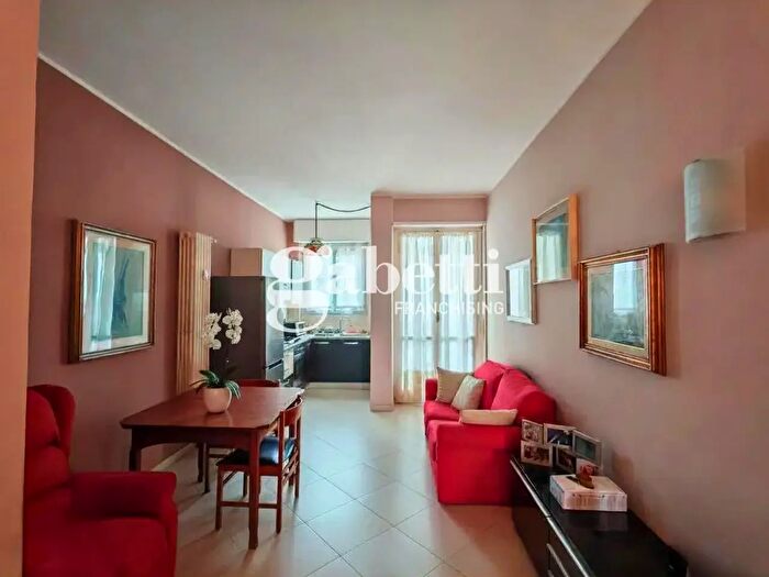Appartamento trilocale in vendita in Via Piobesi, Torino