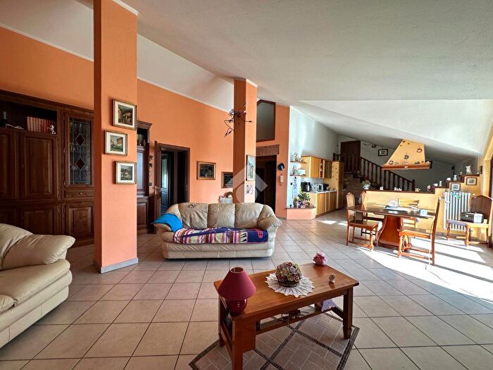 Appartamento con 5 locali in vendita in Via Cuneo, Savigliano