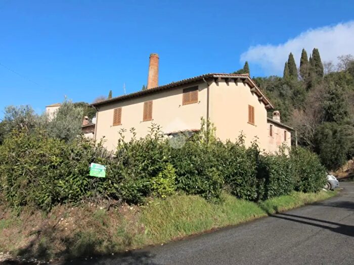 Casa trilocale in vendita in Via dello Stradone, Poggio Mirteto