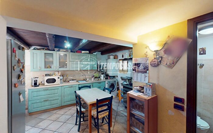 Appartamento con 5 locali in vendita in Via Trento, Agugliano