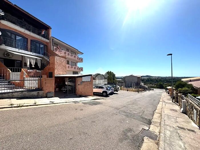 Appartamento trilocale in vendita in Via delle Peonie, Villaputzu