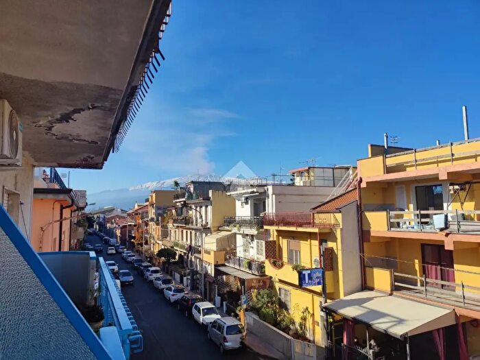 Appartamento quadrilocale in vendita in Via Ex Nazionale Chianchitta, Giardini Naxos