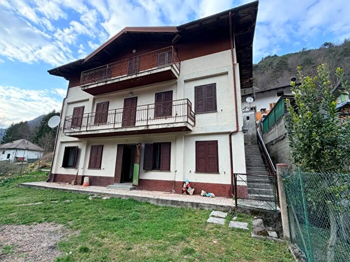 Casa con 6 locali in vendita in Chiusaforte, Chiusaforte