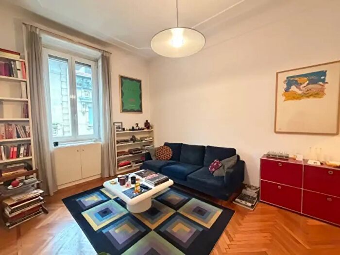 Appartamento trilocale in vendita in Via Spartaco, Milano