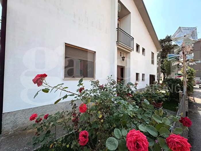 Casa con 5 locali in vendita in Via dei Ferrovieri Caduti, Cremona