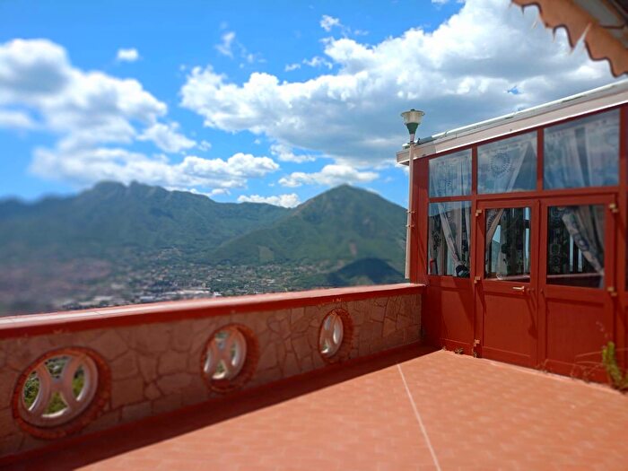 Casa con 10 locali in vendita in Cava De Tirreni