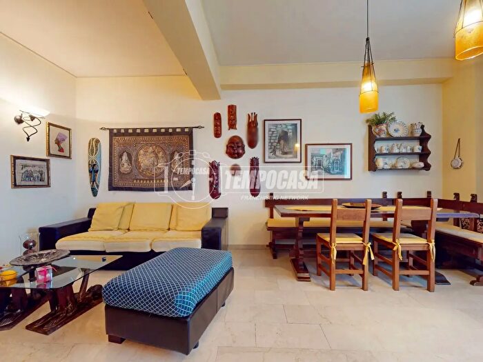 Appartamento quadrilocale in vendita in Via Fratelli Rosselli, Mantova