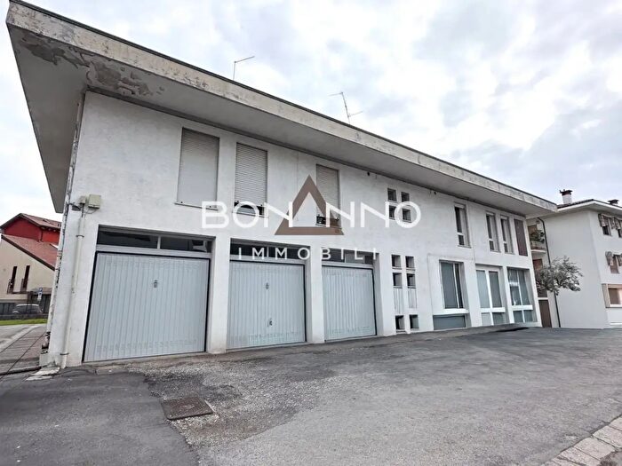 Appartamento con 6 locali in vendita in Via Monfenera, Castelfranco Veneto