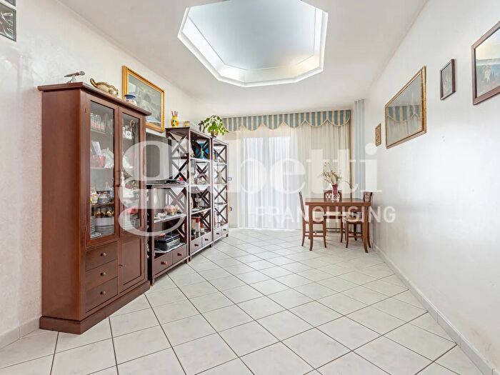 Appartamento trilocale in vendita in Via Svizzera, Marano Di Napoli