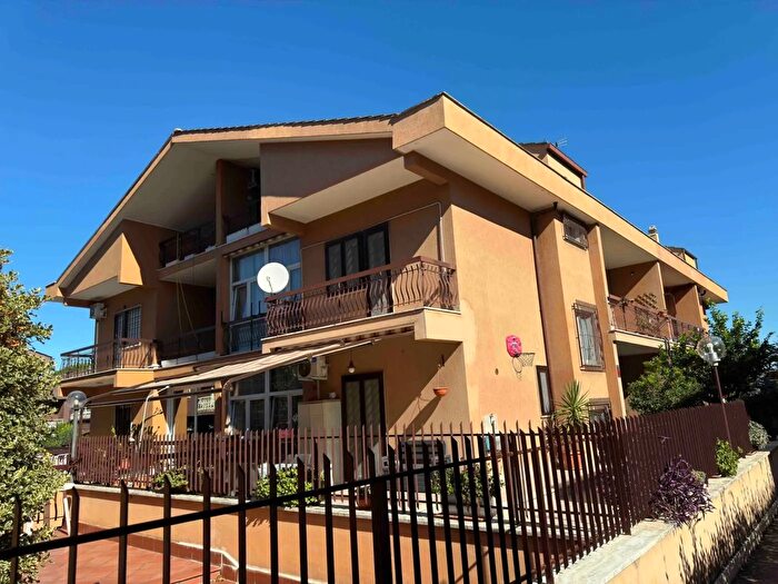 Casa con 7 locali in vendita in Via delle Vigne di Morena Roma, Roma