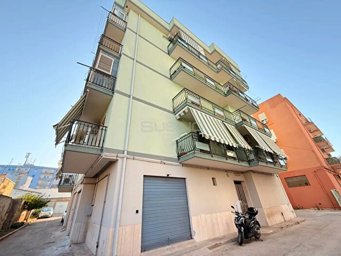 Appartamento quadrilocale in vendita in Via Sicilia, Siracusa