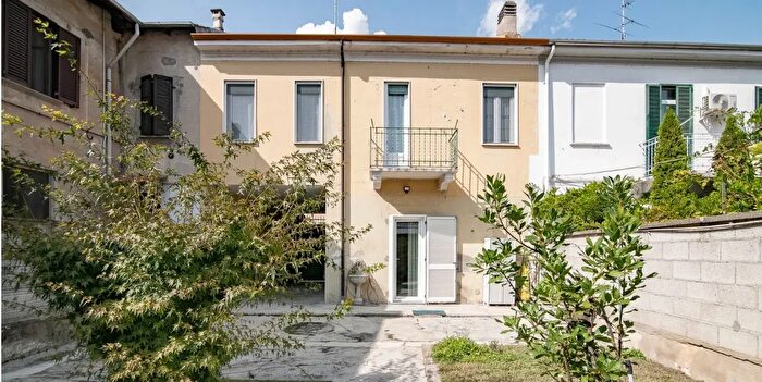 Casa con 5 locali in vendita in Via dalla Chiesa, Mortara