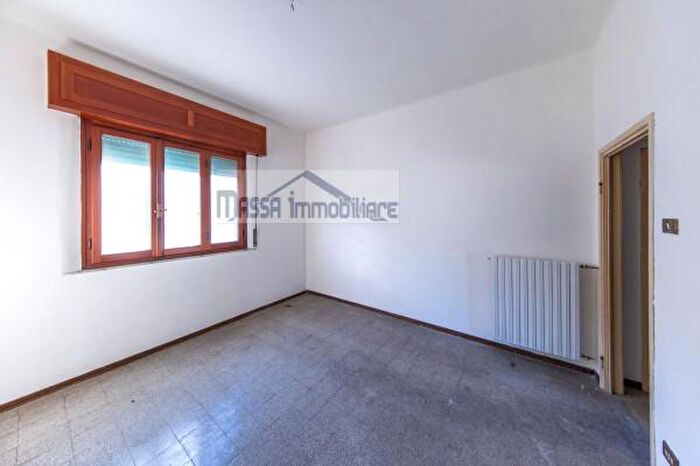 Appartamento trilocale in vendita in Pescia