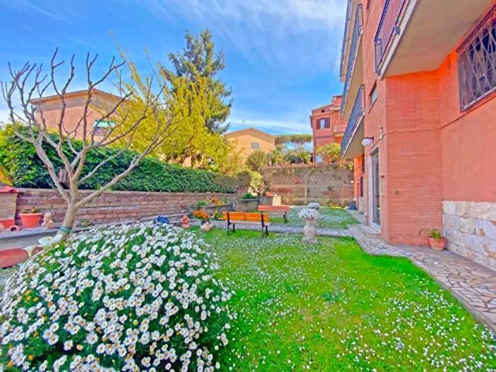 Appartamento con 5 locali in vendita in Via Emilio Costanzi, Roma