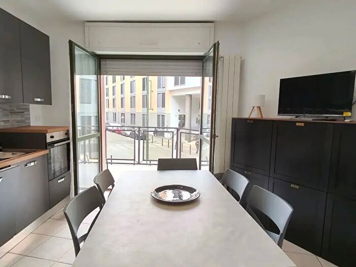 Appartamento con 5 locali in affitto in Via Perosa, Torino
