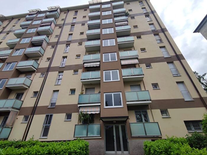 Appartamento quadrilocale in affitto in Via Antonio Cechov Milano, Milano