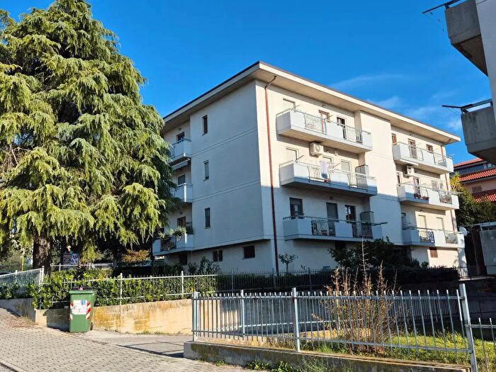 Appartamento con 5 locali in vendita in Via Scodalupo, Castel Di Lama