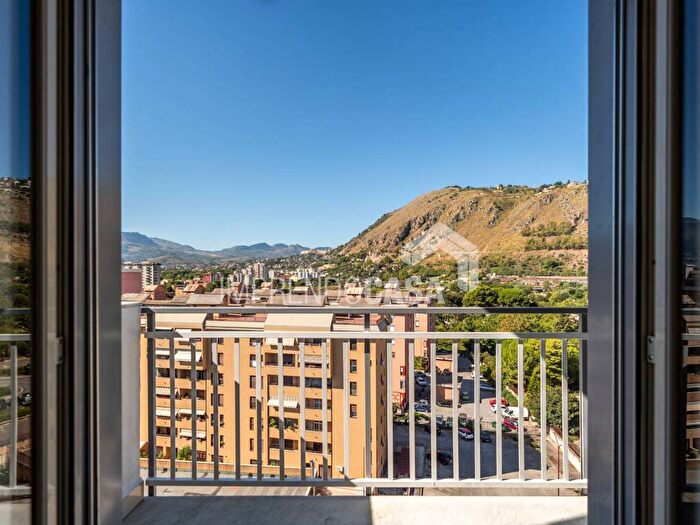 Appartamento quadrilocale in affitto in Via Generale Domenico Chinnici, Calatafimi Alta, Palermo