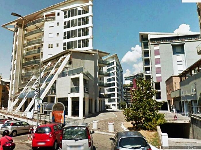 Appartamento quadrilocale in affitto in Piazza Garibaldi Scavello, Panebianco Tribunale, Cosenza