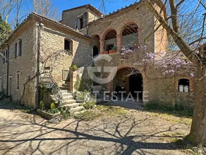 Casa con 6 locali in vendita in Viale Giuseppe Mazzini, Rapolano Terme