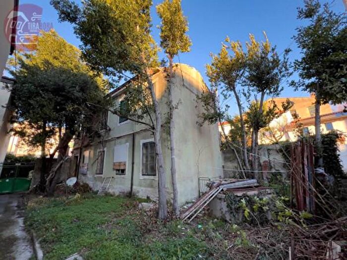 Casa trilocale in vendita in Via Eugenio Scomparini, Trieste