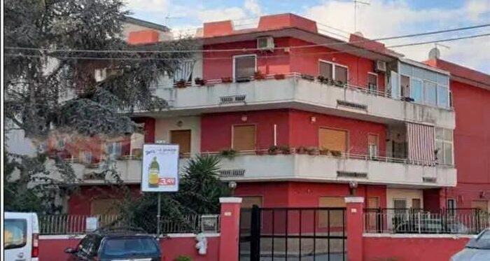 Appartamento con 5 locali in vendita in Piazza della Provincia, Siracusa