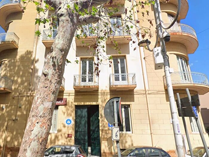 Appartamento trilocale in affitto in Piazza Santa Maria di Gesù, Villa Bellini Santa Maria di Gesù, Catania