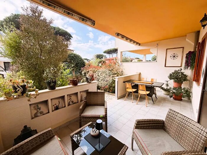 Appartamento trilocale in vendita in Via del Pino, Anzio