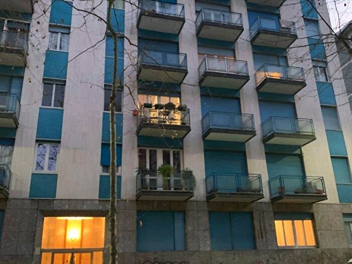 Appartamento trilocale in affitto in Via Giosuè Borsi, Navigli Darsena, Milano