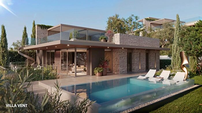 Casa con 5 locali in vendita in Strada Rondinelli Snc, Peschiera Del Garda