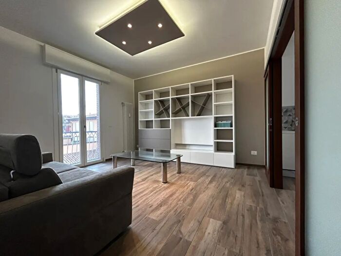 Appartamento quadrilocale in affitto in Via Fratelli Rosselli, Cento