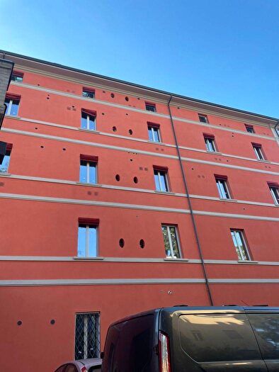 Appartamento bilocale in vendita in Via Castiglione, Bologna