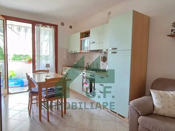 Appartamento bilocale in affitto in Via Lanzaghe, Silea