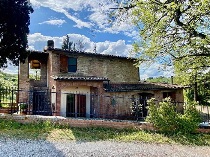 Casa con 10 locali in vendita in FontAllaia, Chiusi