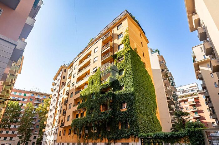 Appartamento quadrilocale in vendita in Via dei Podesti, Roma