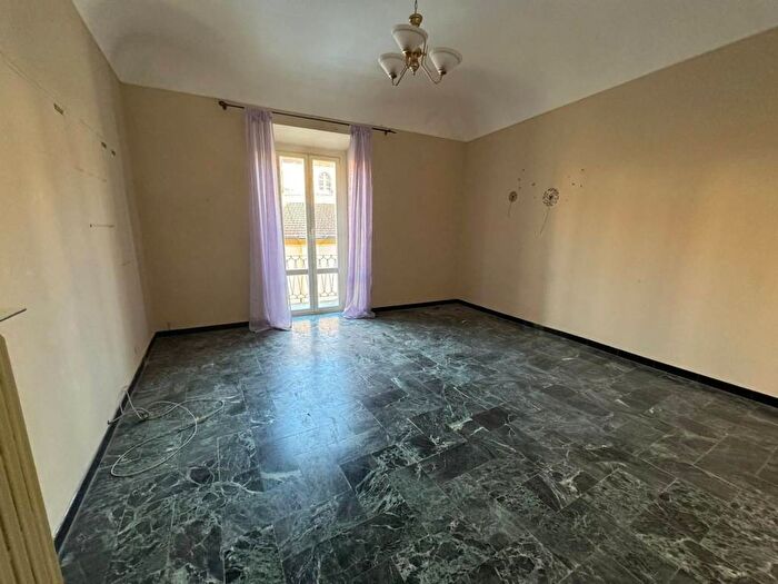 Appartamento trilocale in affitto in Via Francesco Crispi, Centro, Acqui Terme