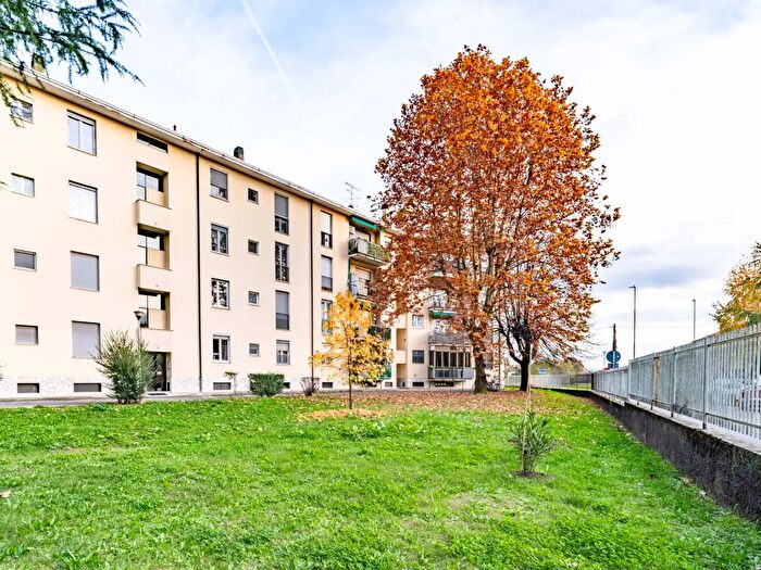 Appartamento bilocale in vendita in Via Italia, Cesate