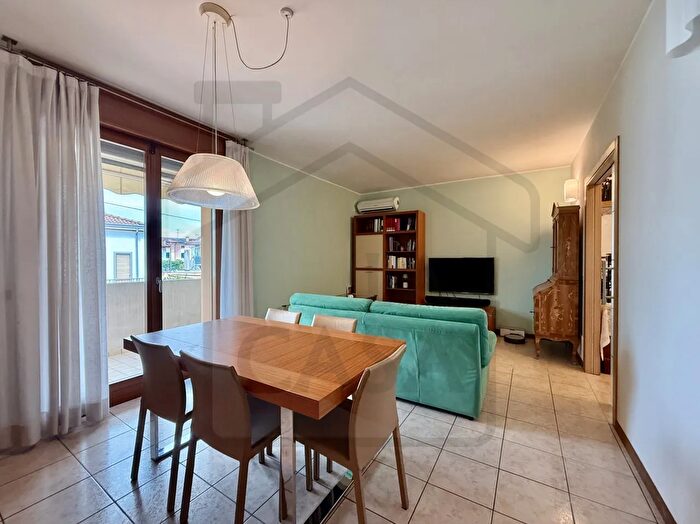 Appartamento trilocale in vendita in Via Bosco Wollemborg, Padova