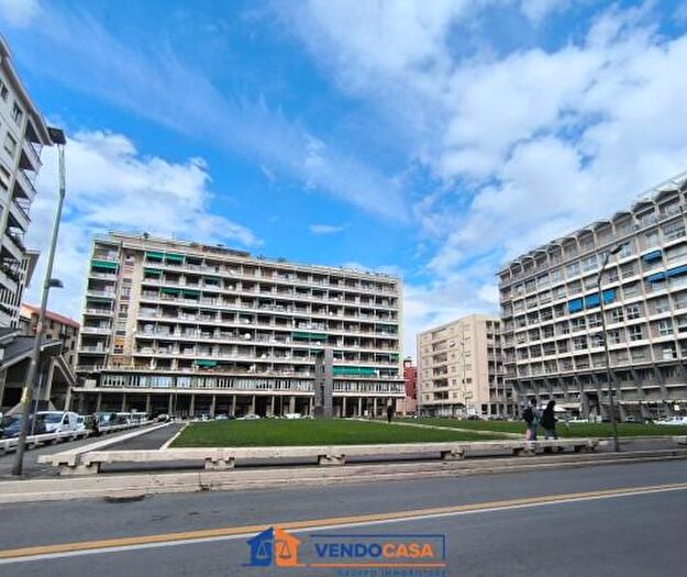 Appartamento bilocale in vendita in Via Eroine della Resistenza, Savona