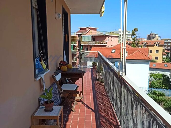 Appartamento con 5 locali in vendita in Via Beglini, Taggia