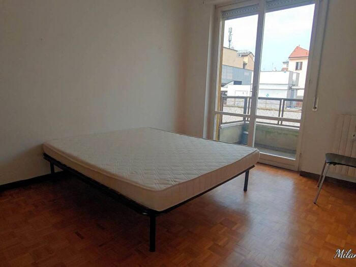 Appartamento trilocale in affitto in Via Andrea Maffei, Montenero, Milano