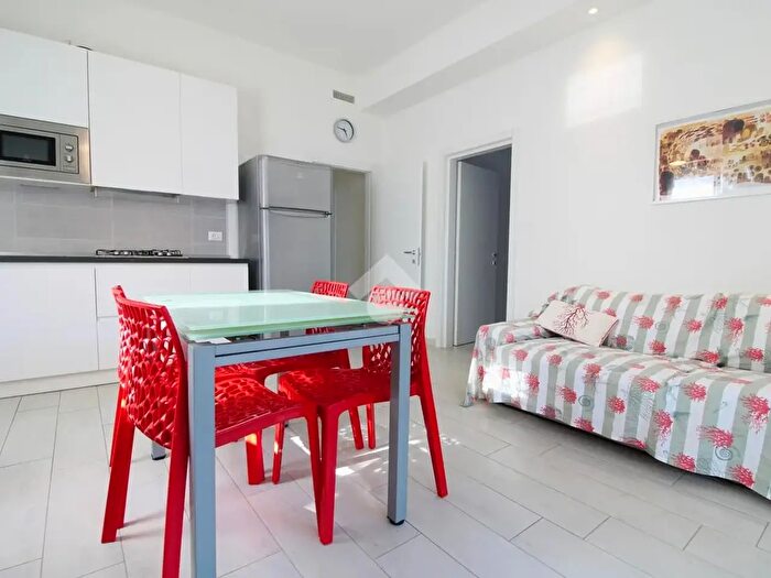 Appartamento quadrilocale in affitto in Via Andrea Bafile, Jesolo