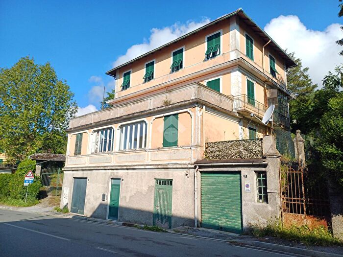 Appartamento quadrilocale in vendita in Via XXV Aprile, Mignanego