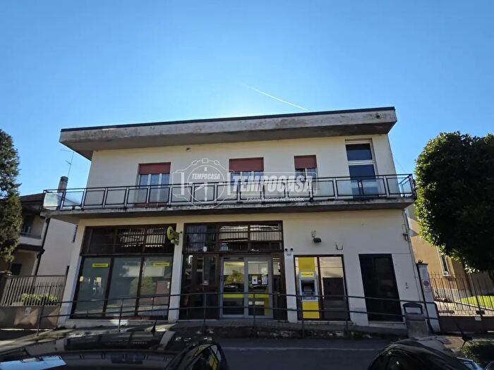 Appartamento quadrilocale in vendita in Via Cervino, Canegrate