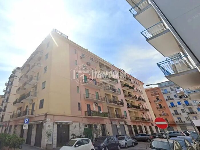 Appartamento con 5 locali in vendita in Via Taranto, Foggia