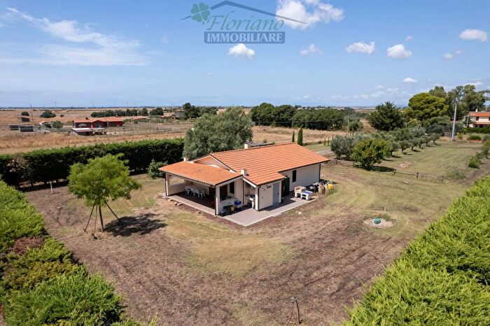 Casa trilocale in vendita in Strada della Sugarella, Montalto Di Castro