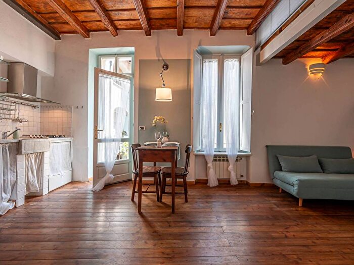 Appartamento monolocale in affitto in Via delle Orfane, Quadrilatero Romano, Torino